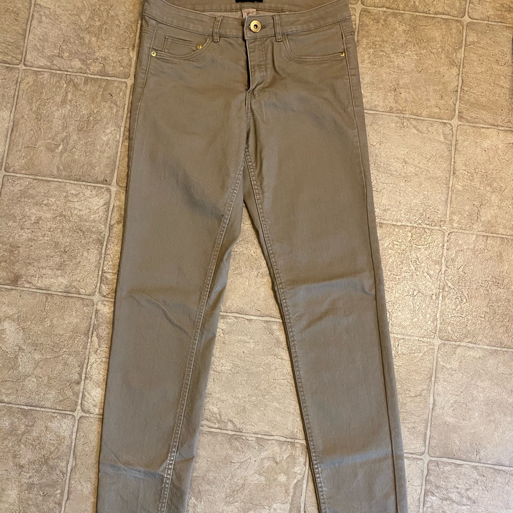 H&M colored skinny jeans size 6!
